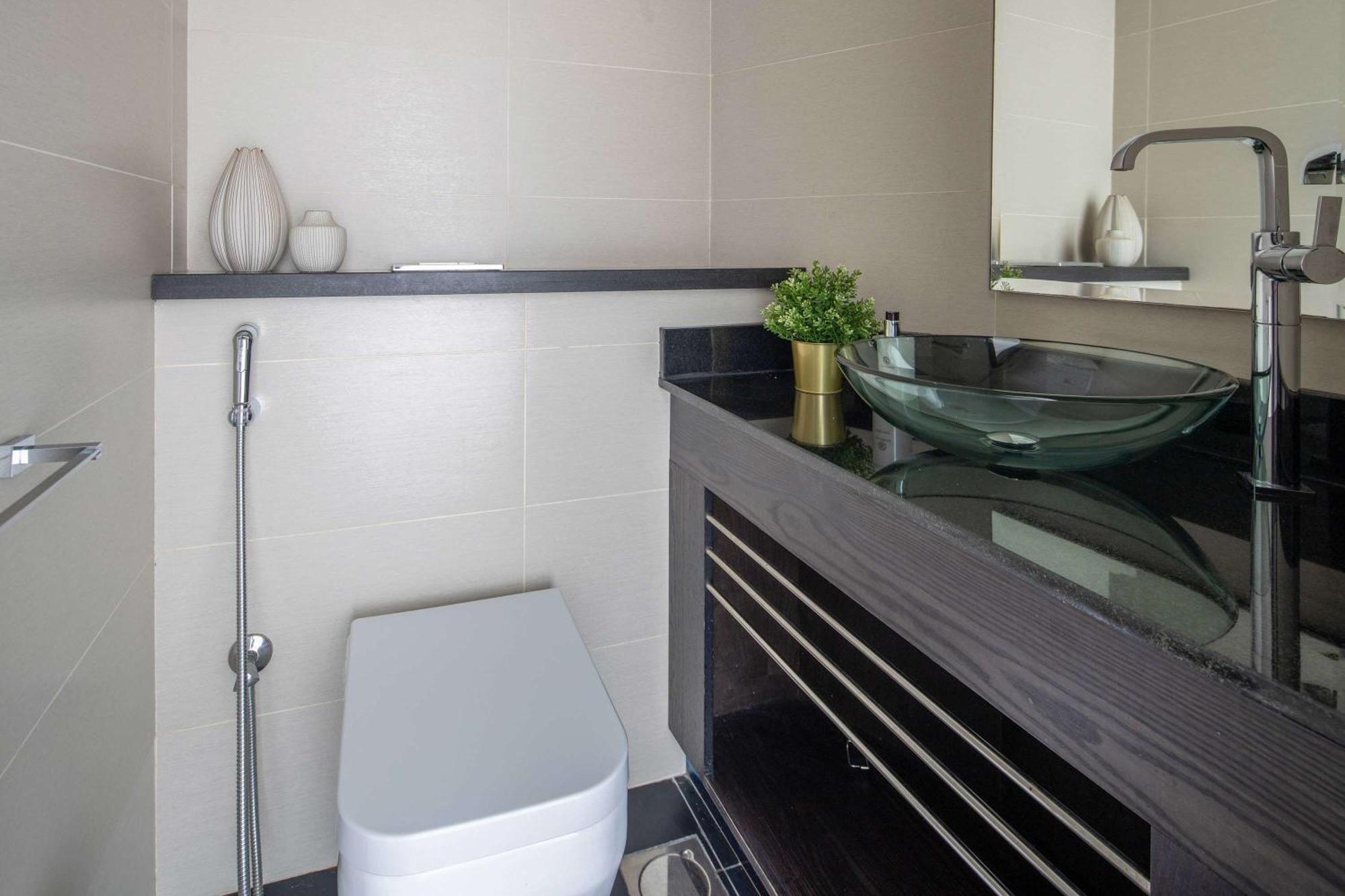Frank Porter - Cayan Tower Apartment